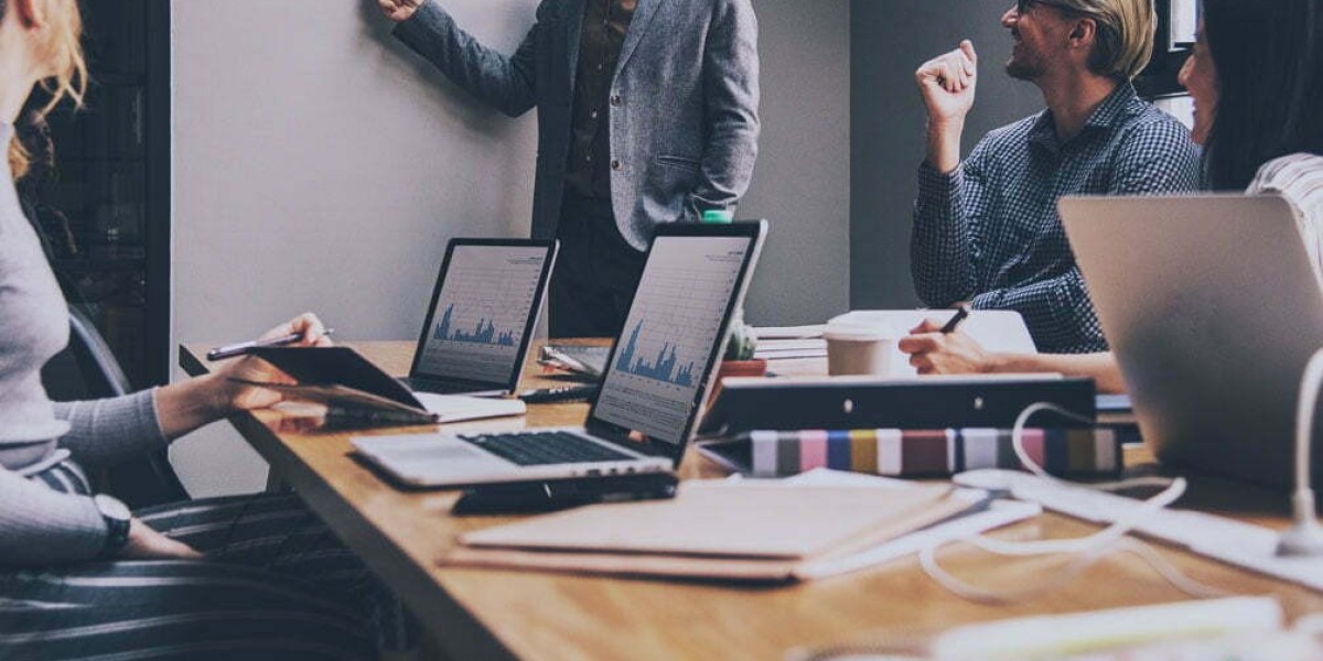 What B2B Marketers Can Learn from B2C Strategies